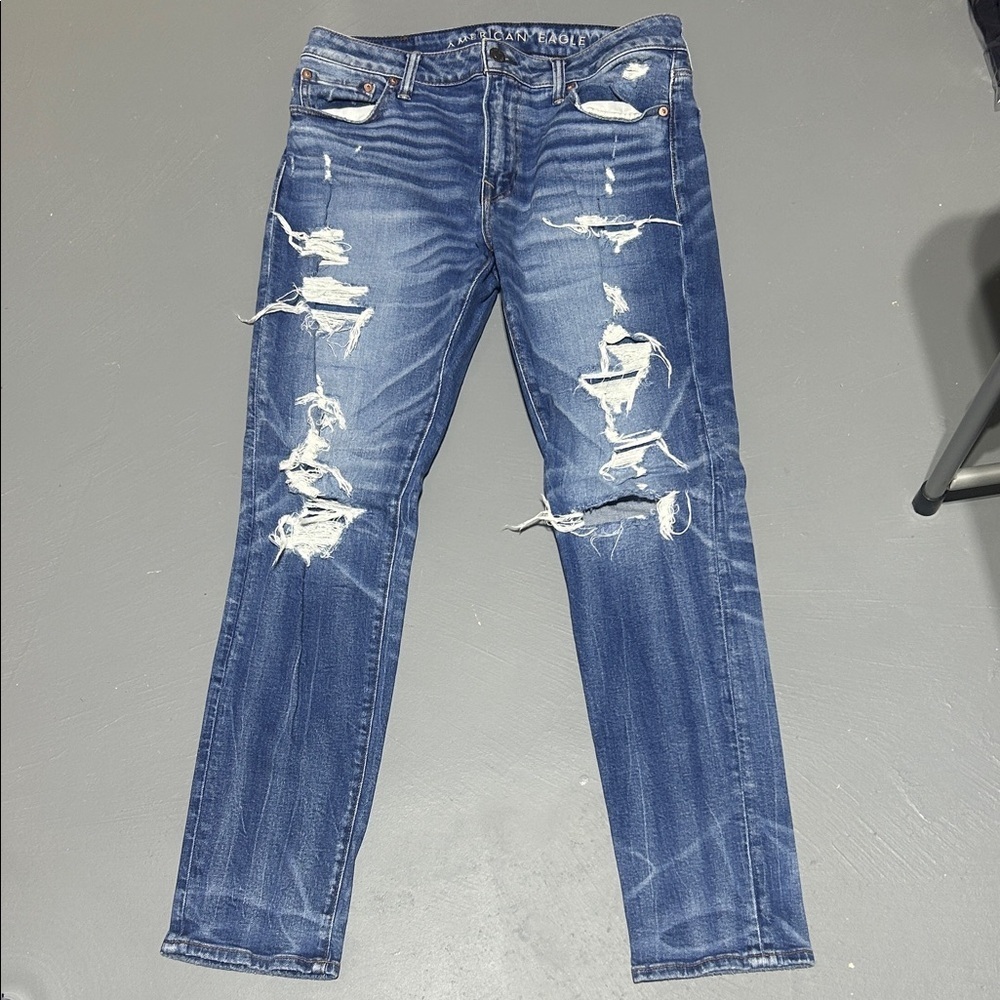 American Eagle Outfitters Athletic Skinny Jeans
(Men 33” x 32”)